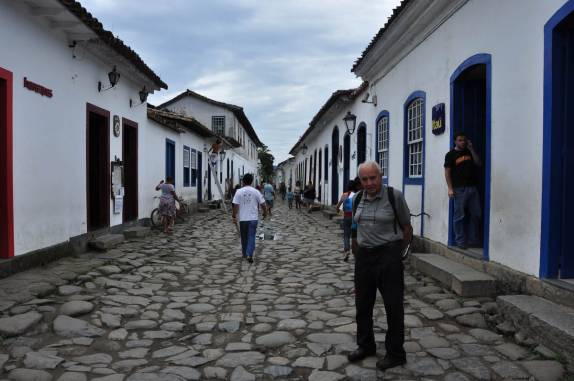 Com meu pai, visitando Parati, no Rio de Janeiro